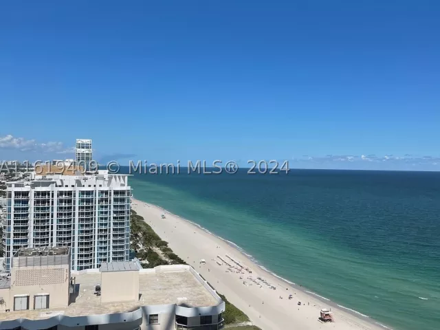 1-bedroom condo for rent in Miami Beach - 6365 Collins Ave 2610 - MondialRealty