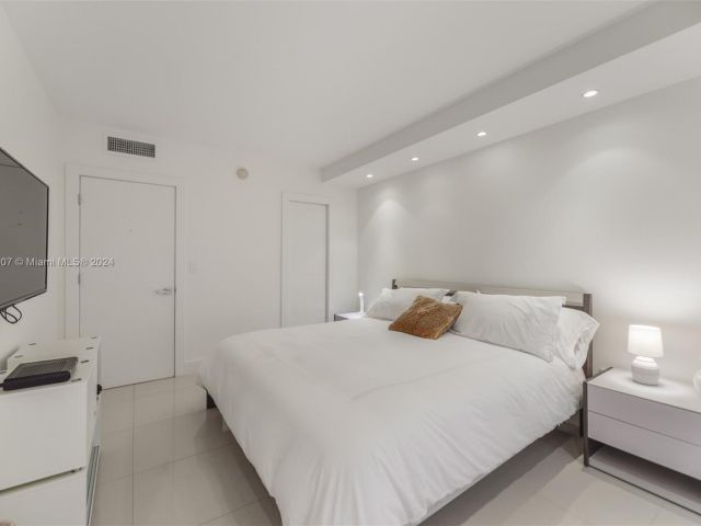 Apartment for sale  Unit #19G - photo 5676995