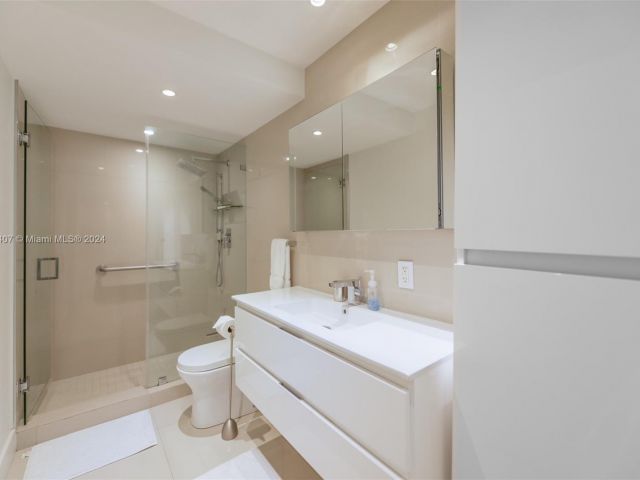 Apartment for sale  Unit #19G - photo 5676998