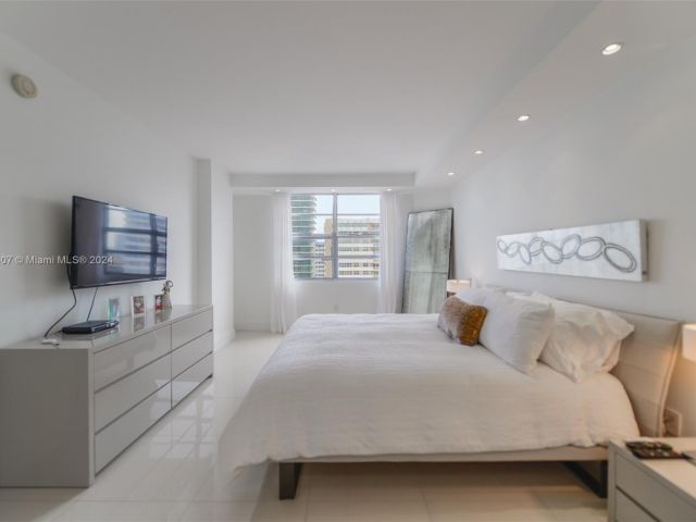 Apartment for sale  Unit #19G - photo 5676999