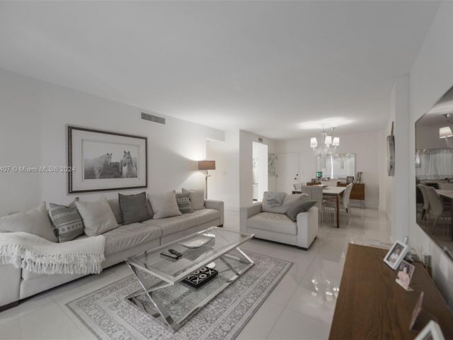 Apartment for sale  Unit #19G - photo 5677007