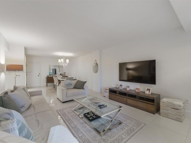 Apartment for sale  Unit #19G - photo 5677008