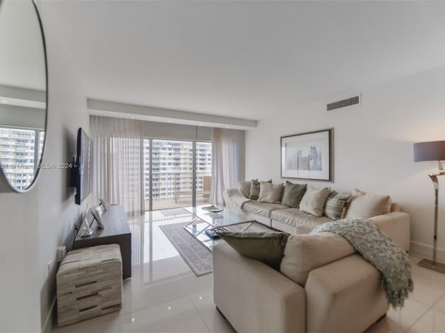 Apartment for sale  Unit #19G - photo 5677010