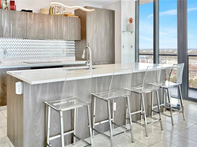 Apartment for sale  Unit #2407 - photo 5708171