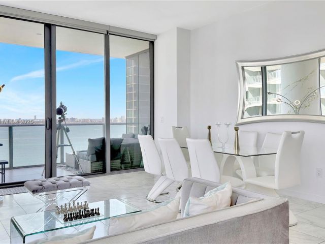 Apartment for sale  Unit #2407 - photo 5708173