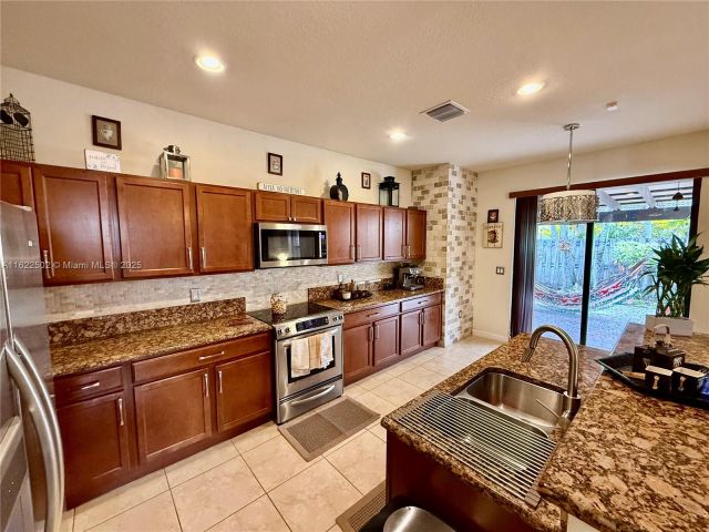 Home for sale at 11922 SW 154th Path - photo 5828103
