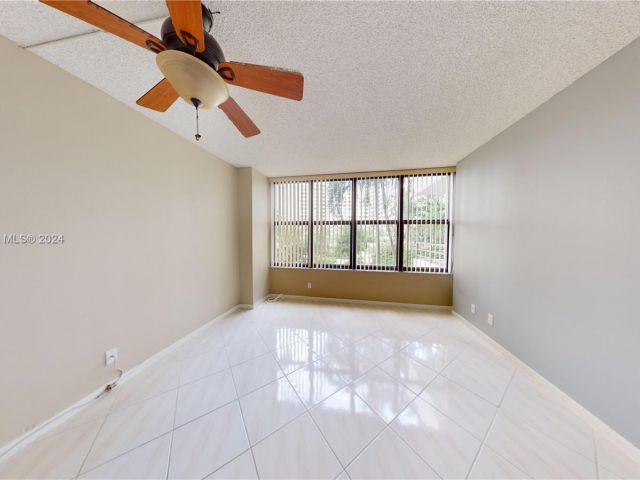 Apartment for rent  Unit #417 - photo 5838238