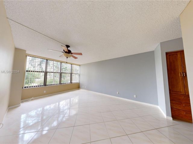 Apartment for rent  Unit #417 - photo 5838239