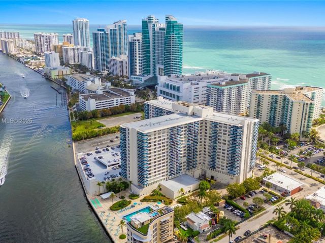 Apartment for sale  Unit #801 - photo 5942381