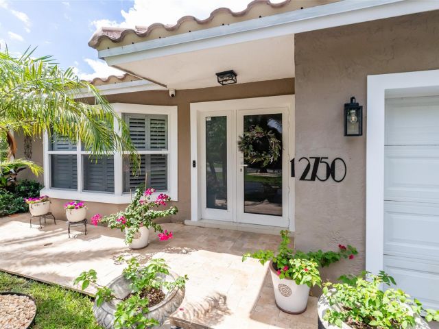 Home for rent at 2750 SE 4th St - photo 5542499