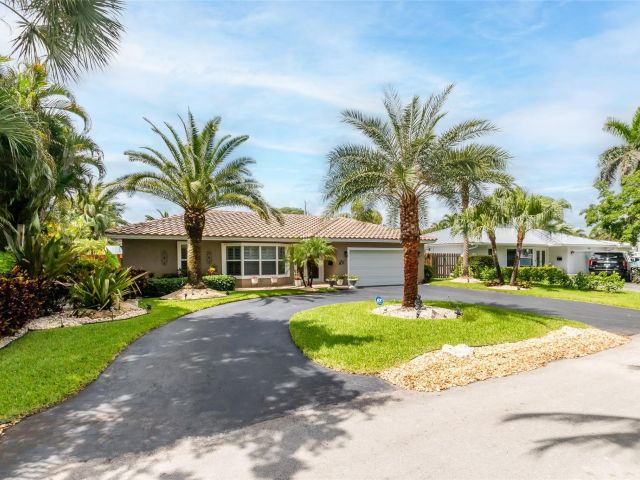 Home for rent at 2750 SE 4th St - photo 5542503