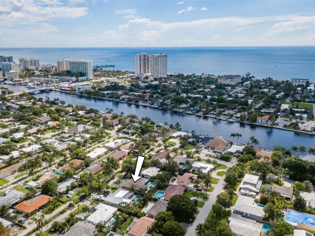 Home for rent at 2750 SE 4th St - photo 5542504