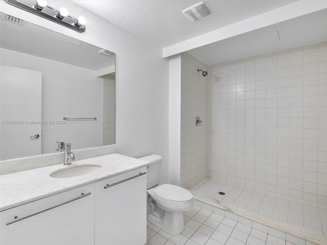 Apartment for sale  Unit #612 - photo 5774483