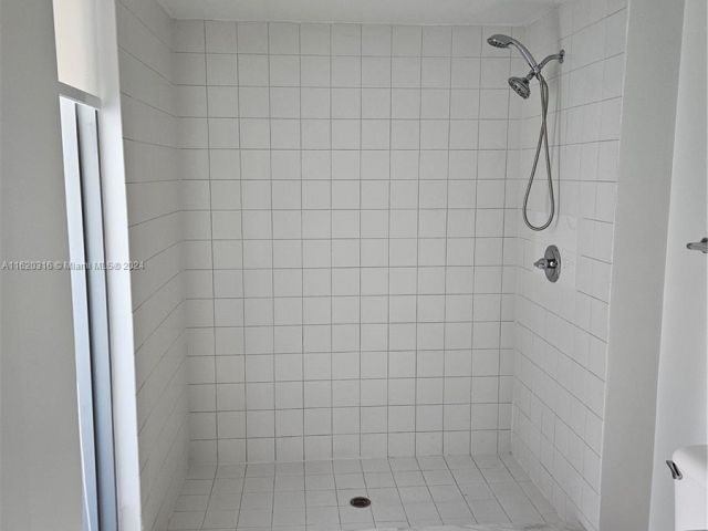 Apartment for sale  Unit #2701 - photo 5774522