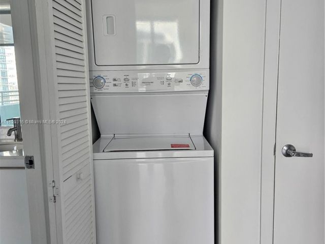 Apartment for sale  Unit #2701 - photo 5774523