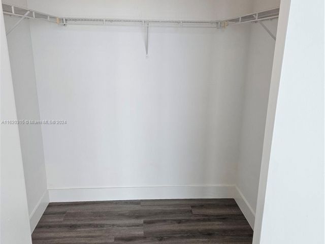 Apartment for sale  Unit #4001 - photo 7235621