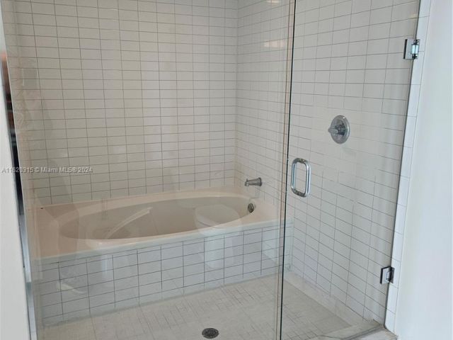 Apartment for sale  Unit #4001 - photo 7235624