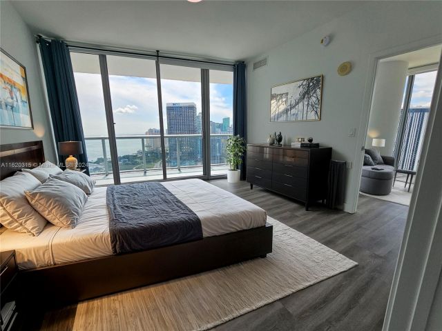 Apartment for sale  Unit #4001 - photo 7235627