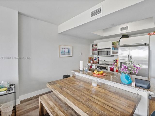 Apartment for sale  Unit #309 - photo 5774432