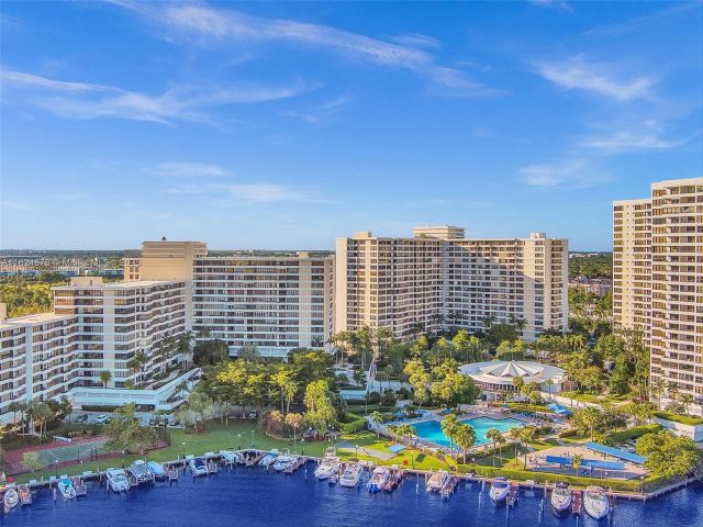 2-bedroom condo for sale in Hallandale Beach - 2500 Parkview Dr 2415 - MondialRealty