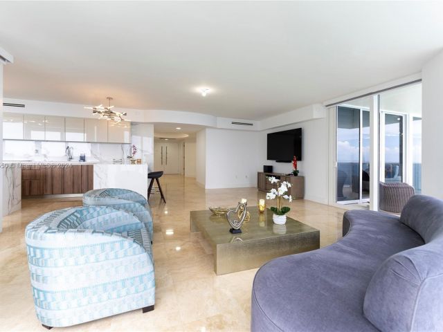 Apartment for rent  Unit #3608 - photo 5670679