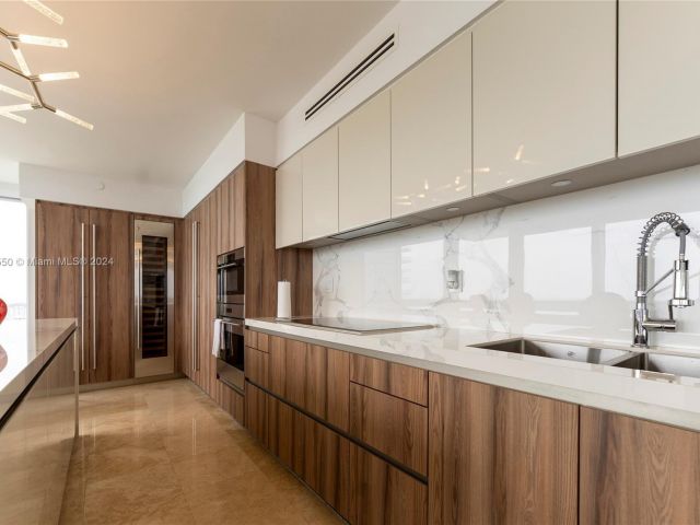 Apartment for rent  Unit #3608 - photo 5670691