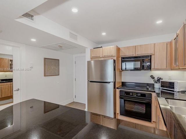 Apartment for rent  Unit #1242 - photo 5966894