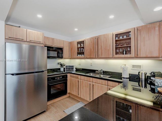 Apartment for rent  Unit #1242 - photo 5966895