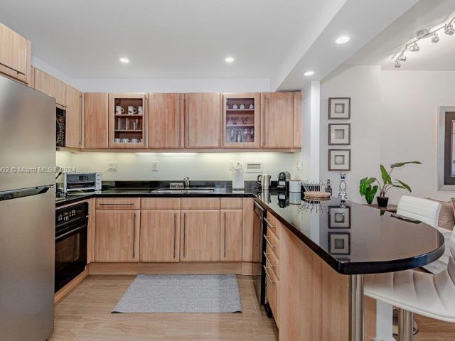 Apartment for rent  Unit #1242 - photo 5966896