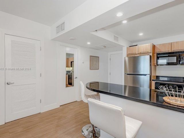 Apartment for rent  Unit #1242 - photo 5966899