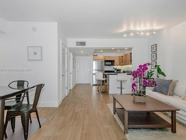 Apartment for rent  Unit #1242 - photo 5966901