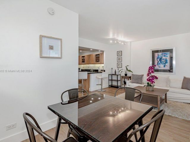 Apartment for rent  Unit #1242 - photo 5966903