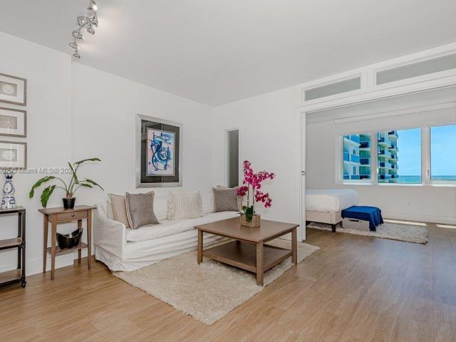 Apartment for rent  Unit #1242 - photo 5966908