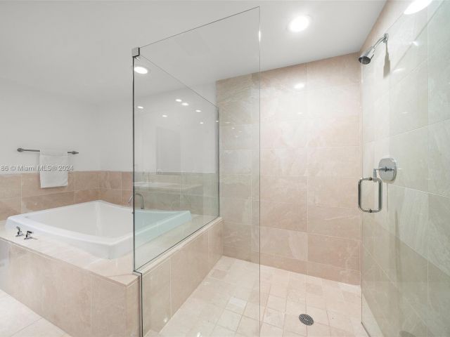 Apartment for sale  Unit #804 - photo 5794156