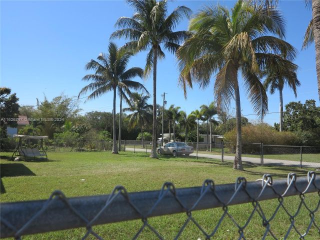 Home for sale at 24925 SW 134th Ct - photo 5706415