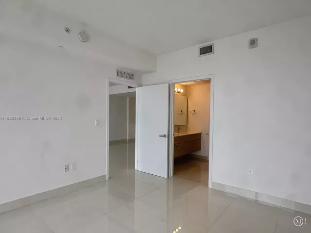 Apartment for sale  Unit #2302 - photo 5644476