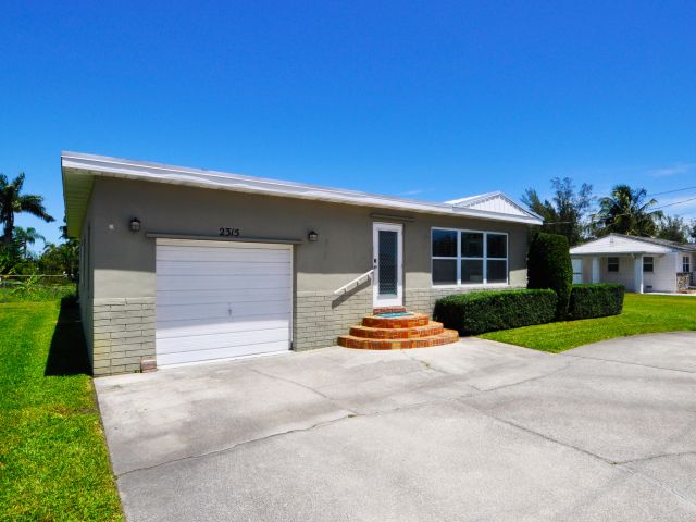 Home for sale at 2315 Summit Boulevard - photo 5750662