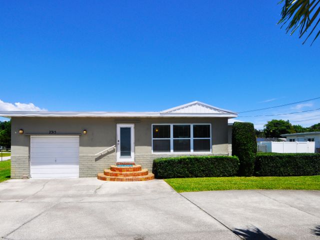 Home for sale at 2315 Summit Boulevard - photo 5750663