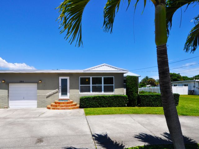 Home for sale at 2315 Summit Boulevard - photo 5750664