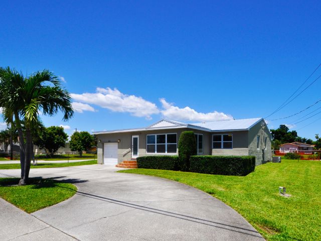 Home for sale at 2315 Summit Boulevard - photo 5750665