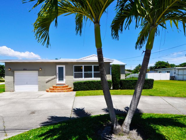 Home for sale at 2315 Summit Boulevard - photo 5750666