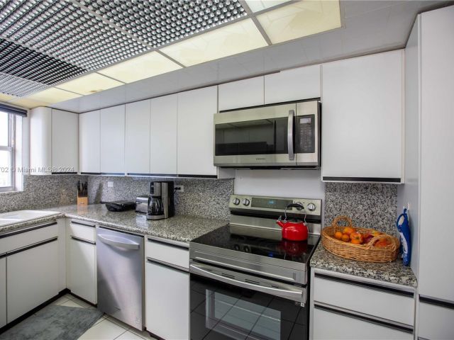 Apartment for sale  Unit #1728 - photo 5689327