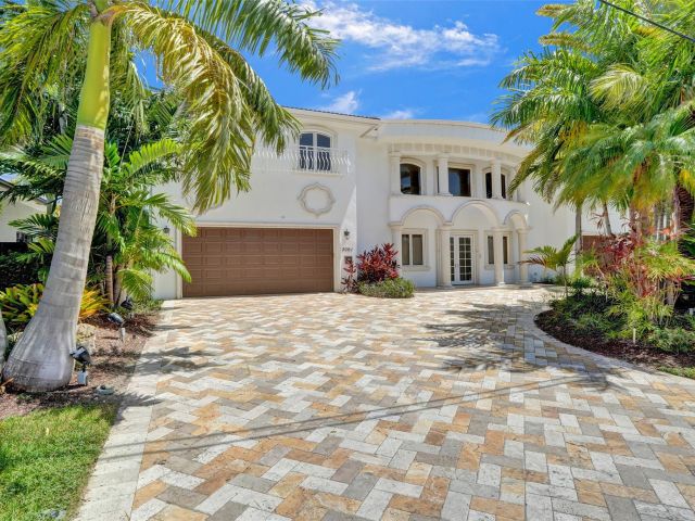 Home for sale at 3061 NE 43rd Street - photo 6280792