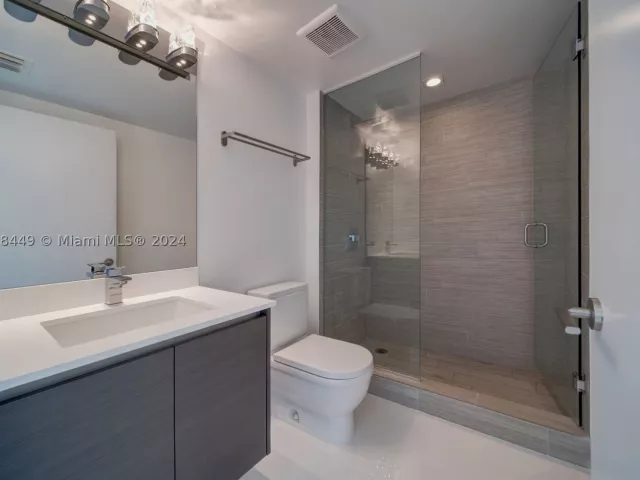 2-bedroom condo for sale in Sunny Isles Beach - 300 Sunny Isles Blvd 2103 - MondialRealty