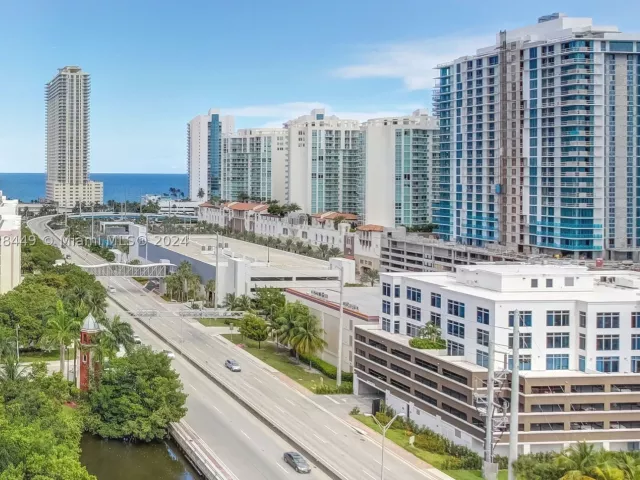 2-bedroom condo for sale in Sunny Isles Beach - 300 Sunny Isles Blvd 2103 - MondialRealty
