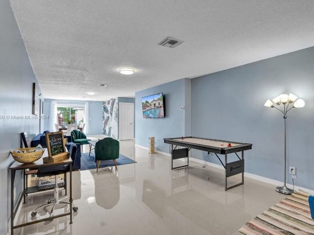 Home for sale at 208 SW 2nd Ave - photo 5523489