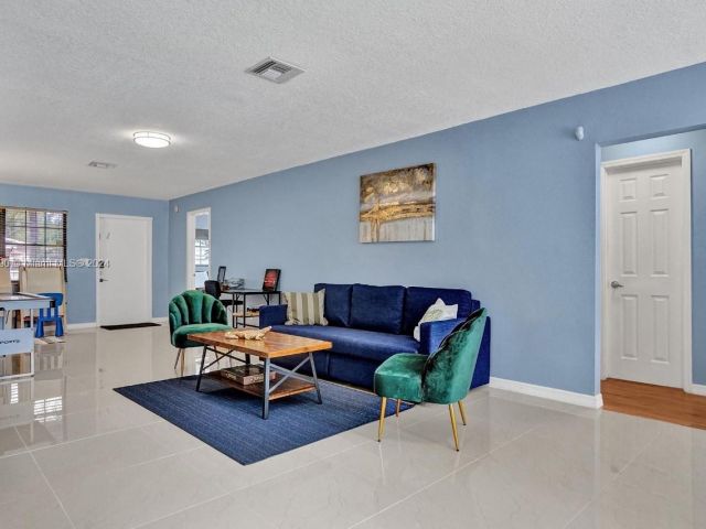 Home for sale at 208 SW 2nd Ave - photo 5523492