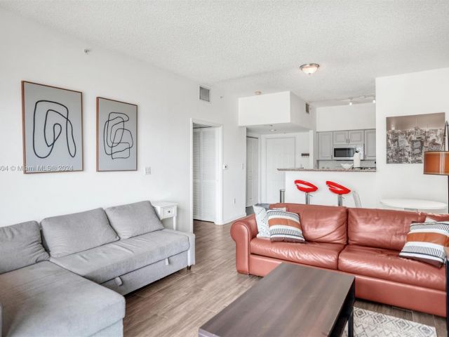 Apartment for sale  Unit #507 - photo 5717376