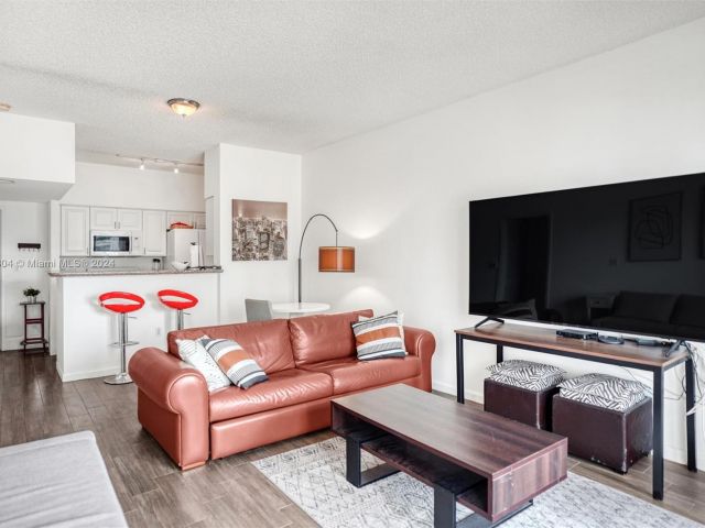 Apartment for sale  Unit #507 - photo 5717377