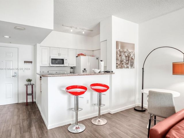 Apartment for sale  Unit #507 - photo 5717378